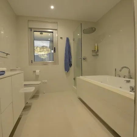 Luxury In The Vigo Estuary